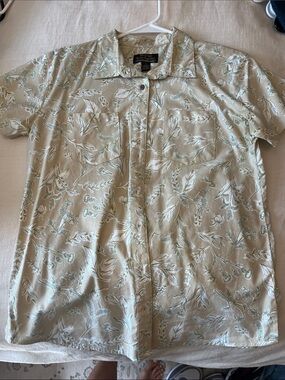 Women’s Short-Sleeve Floral Camp Shirt - Beige & Sage